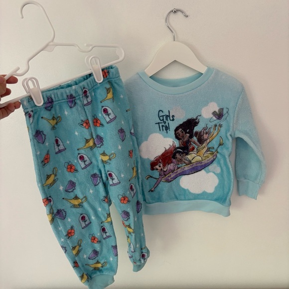 Disney Other - Disney Princess Girls Trip Aladdin Pajama Set size 3T